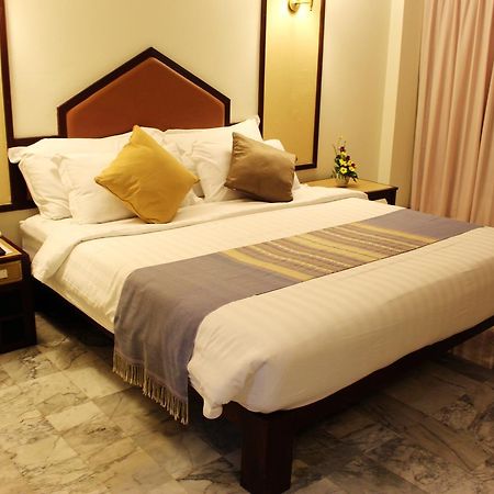 Seeharaj Hotel Uttaradit Esterno foto